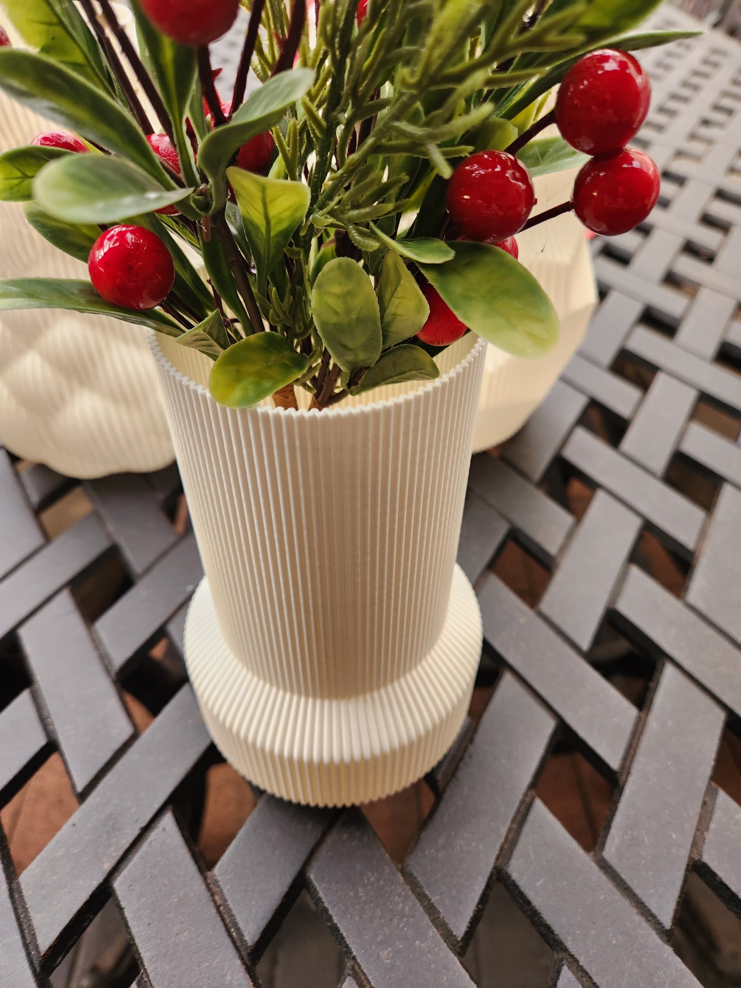 Niza Vase by Lu Cop
