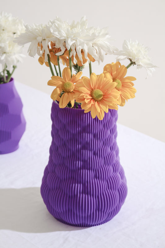 Berry Vase by Lunfardo