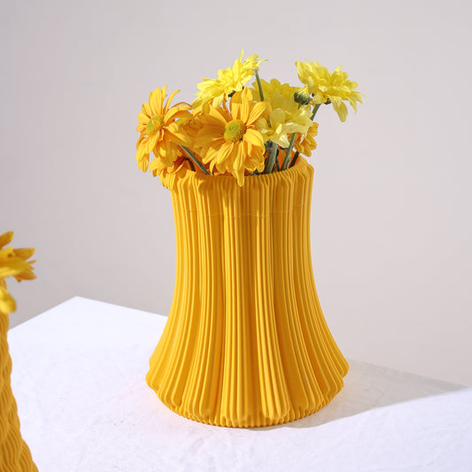 Pipe Vase by Lunfardo
